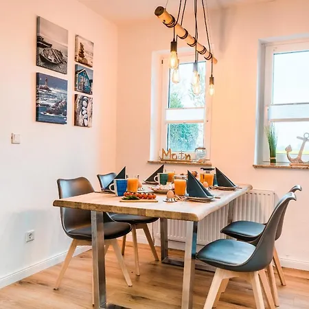 بيت للعطل Steuerbord Mit Kamin Und Terrasse - 4 Sterne Dtv-klassifizierung *